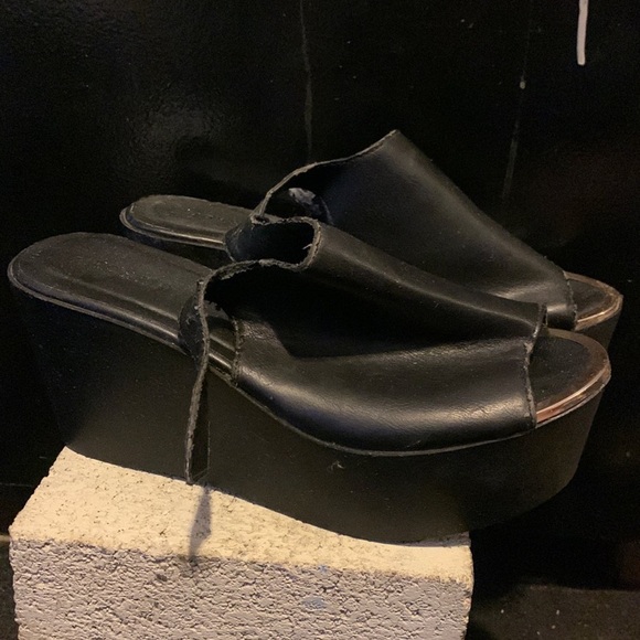 Platform Wedge Sandal - Picture 3 of 4